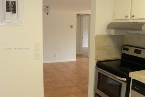 Снять в аренду кондоминиум в Тамарак, Флорида 2 спальни, 96.62м2, № 2065198 - фото 17