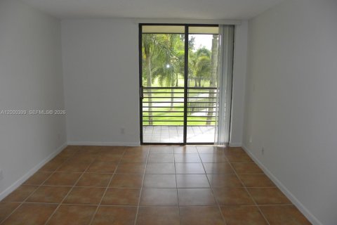 Кондоминиум с 2 спальнями в Тамарак, Флорида № 2065198