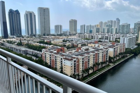 Снять в аренду кондоминиум в Санни-Айлс-Бич, Флорида 1 спальня, 90.58м2, № 2240438 - фото 2