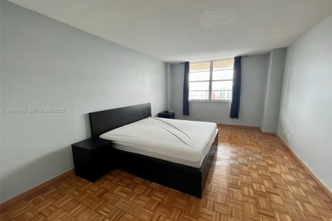 Снять в аренду кондоминиум в Санни-Айлс-Бич, Флорида 1 спальня, 90.58м2, № 2240438 - фото 11