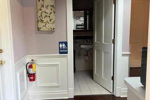 Propiedad comercial en alquiler en Mount Dora, Florida, 302.95 m2 № 1881199 - foto 13