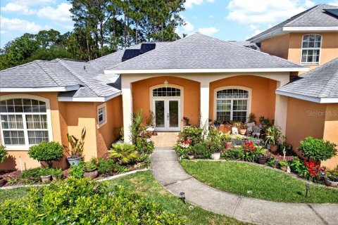 House in Palm Coast, Florida 5 bedrooms, 395.02 sq.m. № 2152140 - photo 9