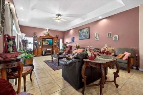 House in Palm Coast, Florida 5 bedrooms, 395.02 sq.m. № 2152140 - photo 18