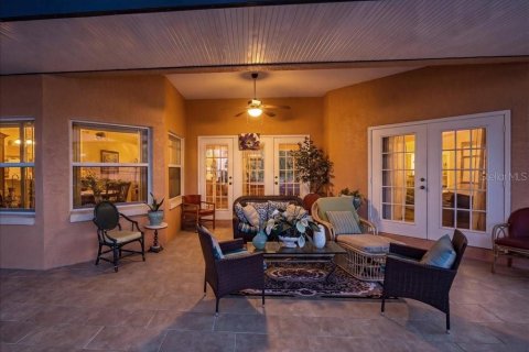 House in Palm Coast, Florida 5 bedrooms, 395.02 sq.m. № 2152140 - photo 5
