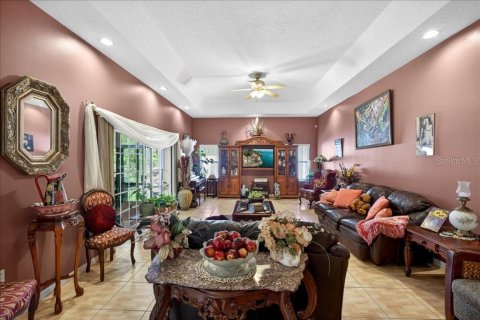 House in Palm Coast, Florida 5 bedrooms, 395.02 sq.m. № 2152140 - photo 19