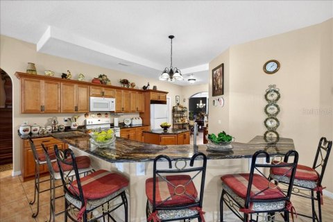 House in Palm Coast, Florida 5 bedrooms, 395.02 sq.m. № 2152140 - photo 22