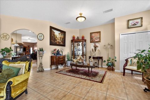 House in Palm Coast, Florida 5 bedrooms, 395.02 sq.m. № 2152140 - photo 14