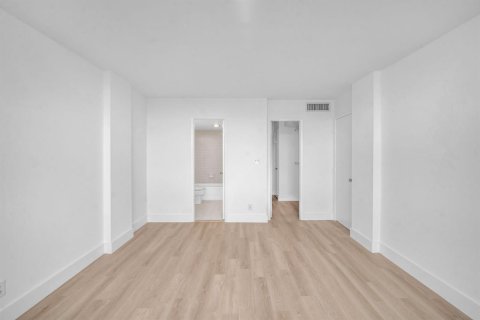 Copropriété à louer à Pompano Beach, Floride: 2 chambres, 95.6 m2 № 2147037 - photo 13