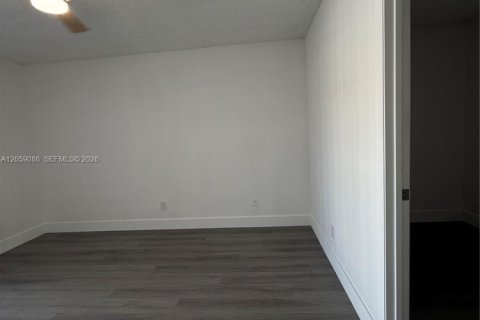 Copropriété à louer à Hollywood, Floride: 1 chambre, 78.13 m2 № 2169040 - photo 24