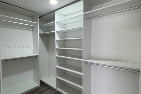 Copropriété à louer à Hollywood, Floride: 1 chambre, 78.13 m2 № 2169040 - photo 30