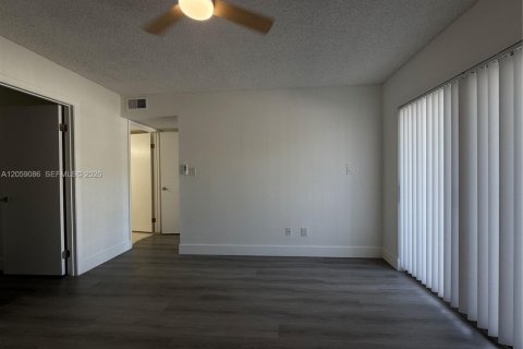 Copropriété à louer à Hollywood, Floride: 1 chambre, 78.13 m2 № 2169040 - photo 27