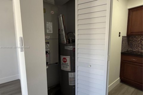 Copropriété à louer à Hollywood, Floride: 1 chambre, 78.13 m2 № 2169040 - photo 8