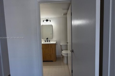 Copropriété à louer à Hollywood, Floride: 1 chambre, 78.13 m2 № 2169040 - photo 19