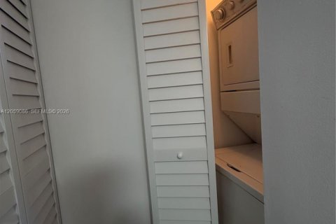 Copropriété à louer à Hollywood, Floride: 1 chambre, 78.13 m2 № 2169040 - photo 14