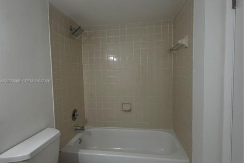 Copropriété à louer à Hollywood, Floride: 1 chambre, 78.13 m2 № 2169040 - photo 20