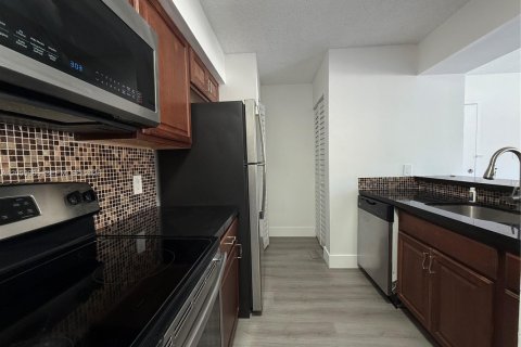 Copropriété à louer à Hollywood, Floride: 1 chambre, 78.13 m2 № 2169040 - photo 12