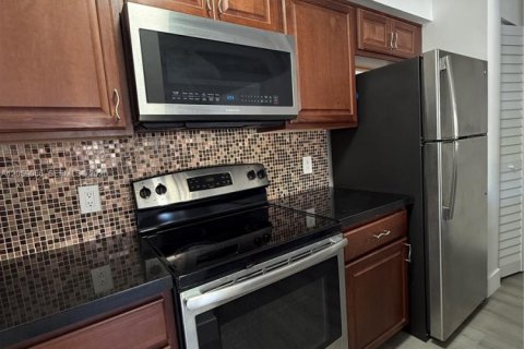 Copropriété à louer à Hollywood, Floride: 1 chambre, 78.13 m2 № 2169040 - photo 10