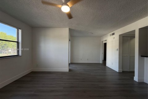 Copropriété à louer à Hollywood, Floride: 1 chambre, 78.13 m2 № 2169040 - photo 5
