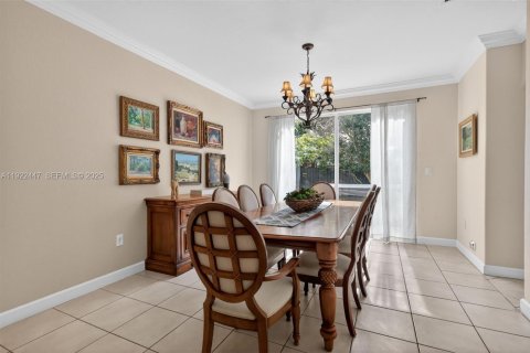 Casa en venta en Miami, Florida, 4 dormitorios, 282.7 m2 № 1988974 - foto 9