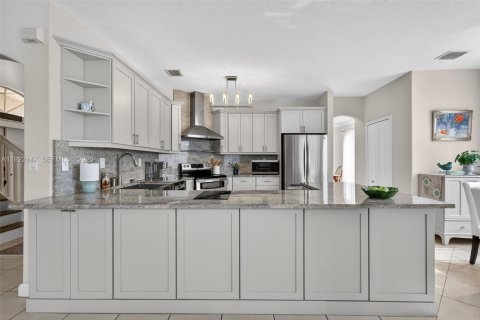 Casa en venta en Miami, Florida, 4 dormitorios, 282.7 m2 № 1988974 - foto 15