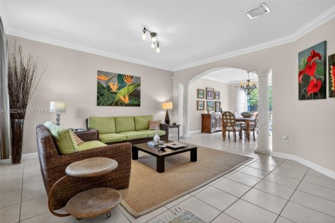 Casa en venta en Miami, Florida, 4 dormitorios, 282.7 m2 № 1988974 - foto 6