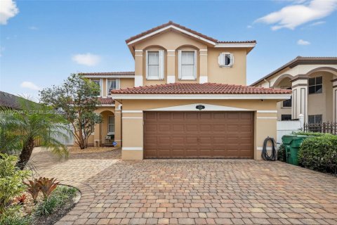 Casa en Miami, Florida 4 dormitorios, 282.7 m2 № 1988974