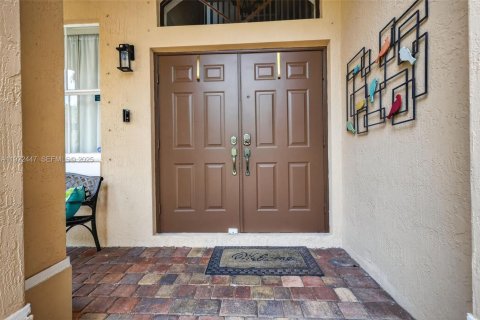 Casa en venta en Miami, Florida, 4 dormitorios, 282.7 m2 № 1988974 - foto 4