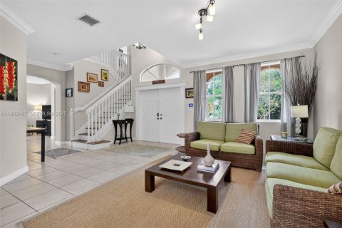 Casa en venta en Miami, Florida, 4 dormitorios, 282.7 m2 № 1988974 - foto 7