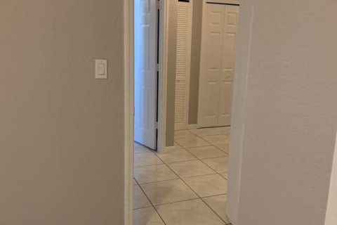 Villa ou maison à louer à Miami, Floride: 3 chambres, 189.24 m2 № 2086198 - photo 6