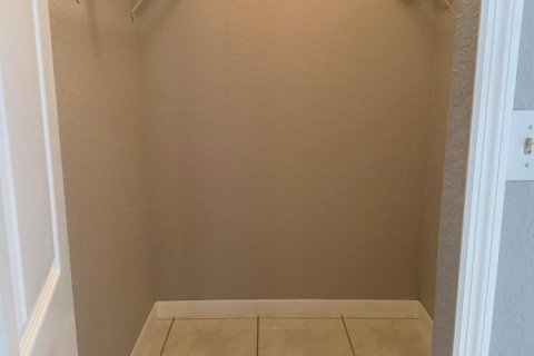 Villa ou maison à louer à Miami, Floride: 3 chambres, 189.24 m2 № 2086198 - photo 14