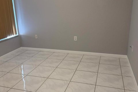 Villa ou maison à louer à Miami, Floride: 3 chambres, 189.24 m2 № 2086198 - photo 12