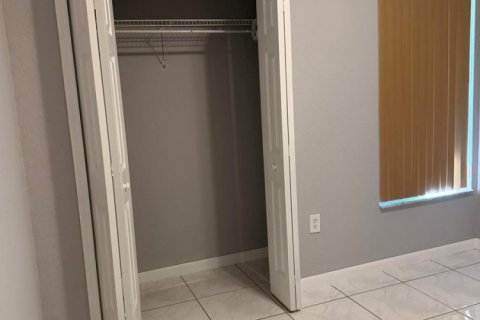 Villa ou maison à louer à Miami, Floride: 3 chambres, 189.24 m2 № 2086198 - photo 11
