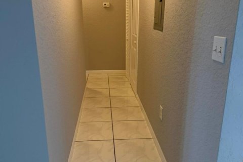 Villa ou maison à louer à Miami, Floride: 3 chambres, 189.24 m2 № 2086198 - photo 7