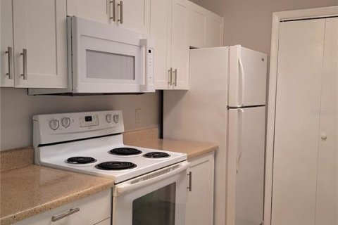 Condo in Orlando, Florida, 2 bedrooms  № 1831809 - photo 6