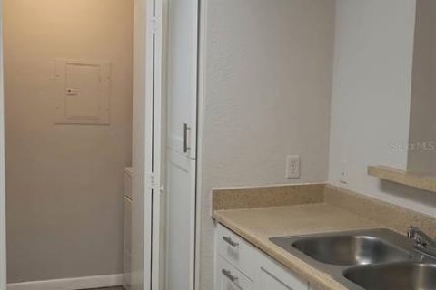 Condo in Orlando, Florida, 2 bedrooms  № 1831809 - photo 7