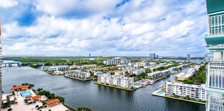 Condo in Sunny Isles Beach, Florida, 2 bedrooms № 2015548