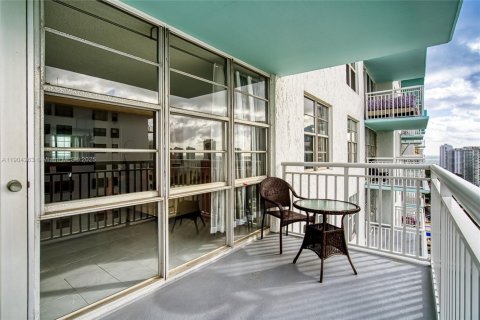 Condo in Sunny Isles Beach, Florida, 2 bedrooms № 2015548 - photo 5