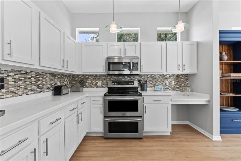 House in Tampa, Florida 4 bedrooms, 239.22 sq.m. № 1803069 - photo 12