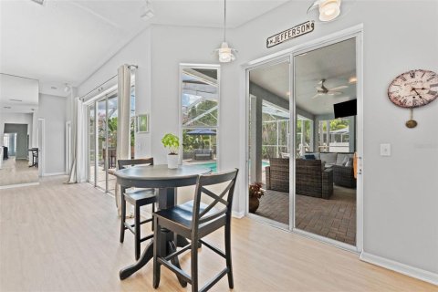 House in Tampa, Florida 4 bedrooms, 239.22 sq.m. № 1803069 - photo 6