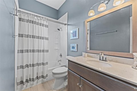 House in Tampa, Florida 4 bedrooms, 239.22 sq.m. № 1803069 - photo 26