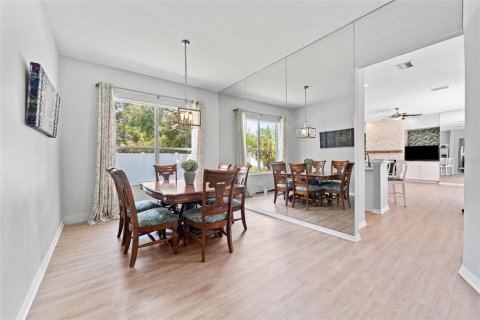 House in Tampa, Florida 4 bedrooms, 239.22 sq.m. № 1803069 - photo 14