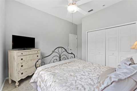 House in Tampa, Florida 4 bedrooms, 239.22 sq.m. № 1803069 - photo 24