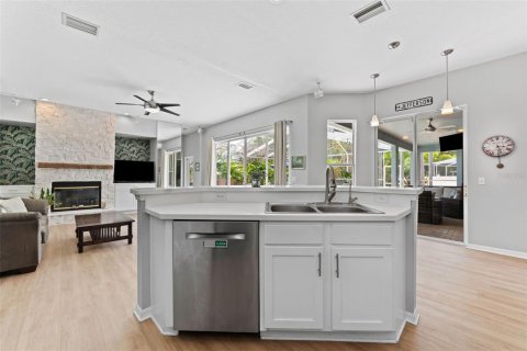 House in Tampa, Florida 4 bedrooms, 239.22 sq.m. № 1803069 - photo 13