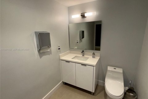 Купить коммерческую недвижимость в Дорал, Флорида № 2051201 - фото 7