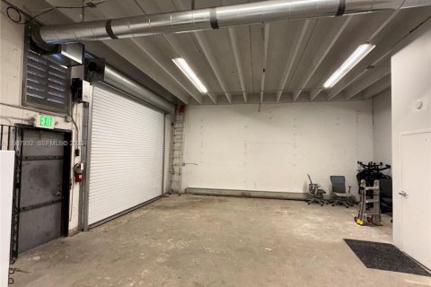 Купить коммерческую недвижимость в Дорал, Флорида № 2051201 - фото 12