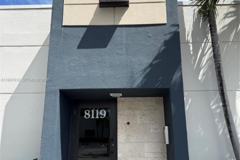 Купить коммерческую недвижимость в Дорал, Флорида № 2051201 - фото 2