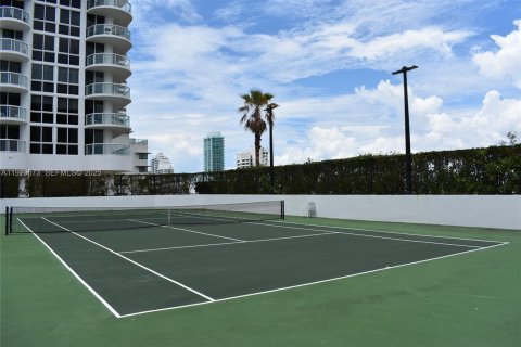 Снять в аренду кондоминиум в Майами-Бич, Флорида 1 спальня, 106.93м2, № 2082853 - фото 20