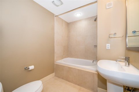 Condo in Orlando, Florida, 1 bedroom  № 1780903 - photo 6