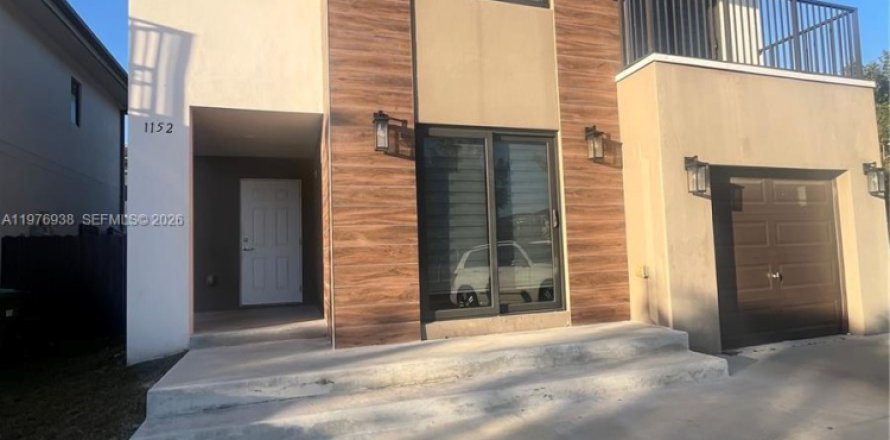 House in Florida City, Florida 5 bedrooms, 176.7 sq.m. № 2044503