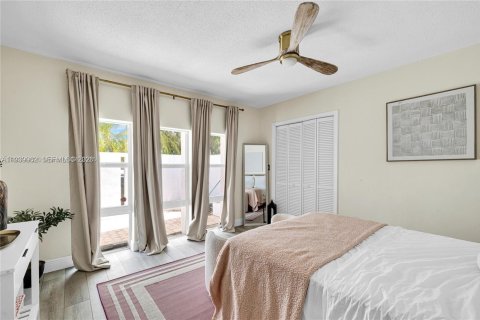 House in Tamarac, Florida 4 bedrooms, 222.22 sq.m. № 1996780 - photo 17